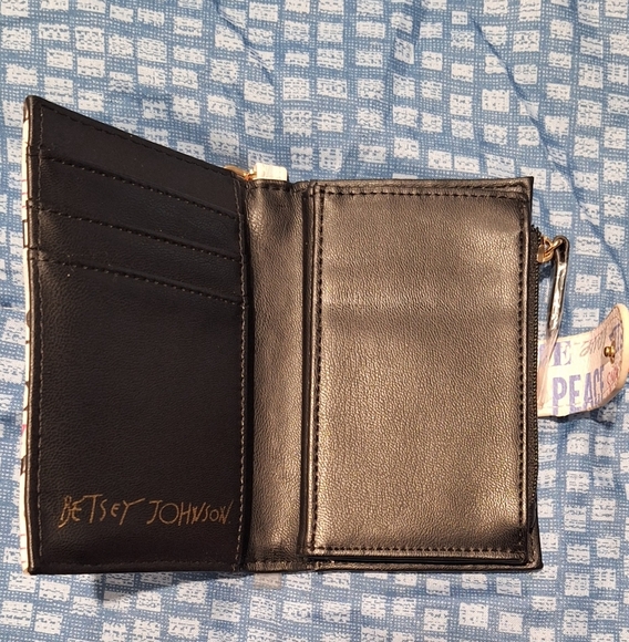 Betsey Johnson Faux Leather All Over Print Card Case Wallet/Key Ring - Picture 7 of 8